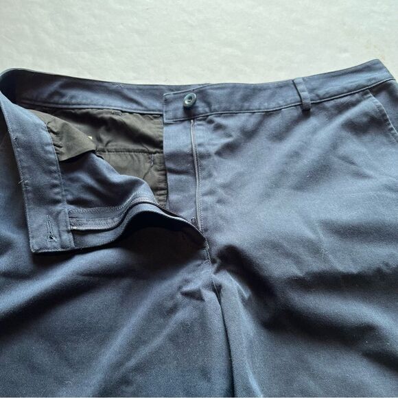 L.L. Bean Women's Shorts Navy Blue Size 16 High Rise - Picture 5 of 6